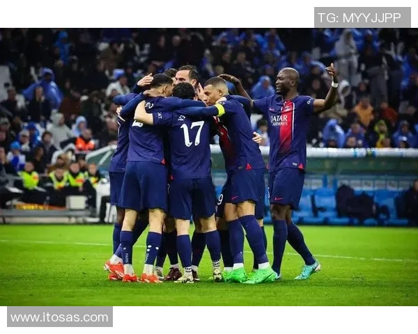 巴塞罗那与巴黎圣日耳曼的精彩对决图案解析与赛事回顾