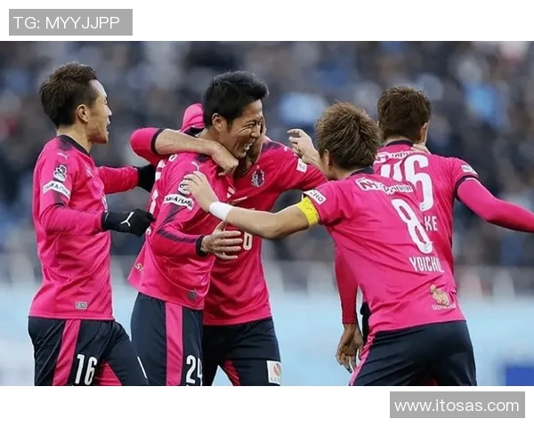 川岛前锋与鹿岛鹿角的精彩对决揭示了日本足球的激烈竞争与魅力