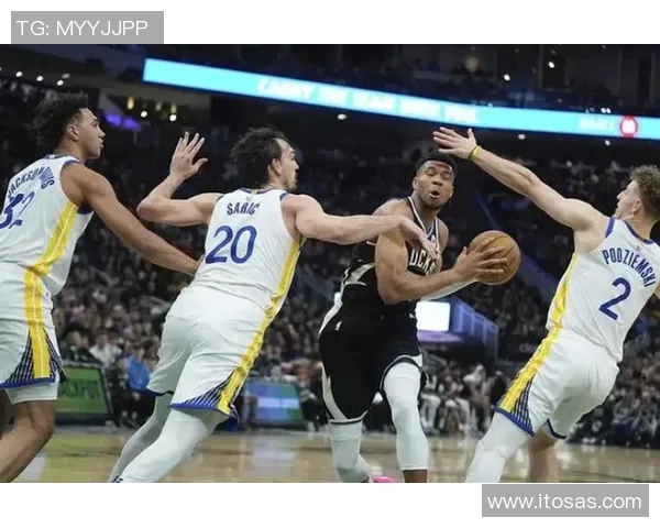 猛龙与雄鹿激战正酣解说员热情解读比赛精彩瞬间 猛龙与雄鹿激战正酣解说员热情解读比赛精彩瞬间